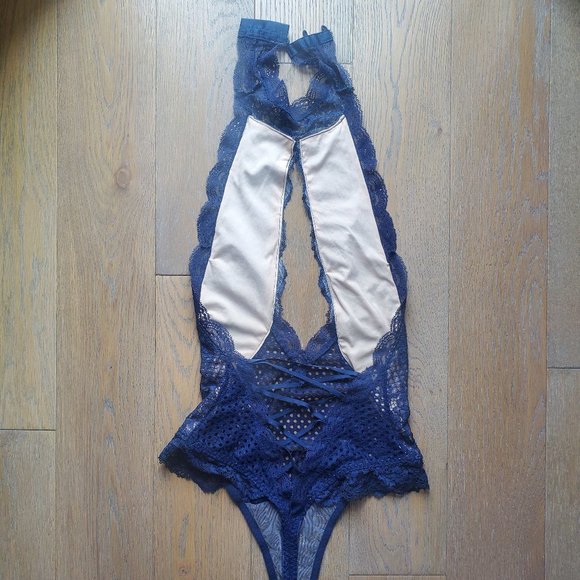 Lingerie One Piece Navy High Neck Keyhole Bodysuit Victoria's Secret - Picture 3 of 4